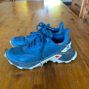 Kids Solomon alpha cross tennis shoes